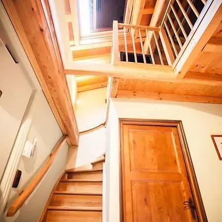 Hotel Les Ecuries De La Tour