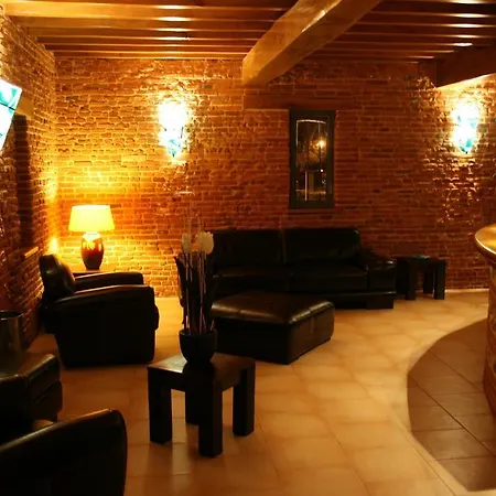 Les Ecuries De La Tour 3*