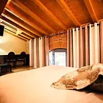 Ξενοδοχείο Les Ecuries De La Tour 3*