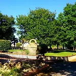 Les Ecuries De La Tour Mondonville