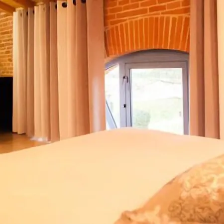 Les Ecuries De La Tour Hotel