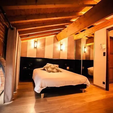 Otel Les Ecuries De La Tour