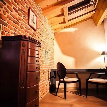 Les Ecuries De La Tour Hotel 3*