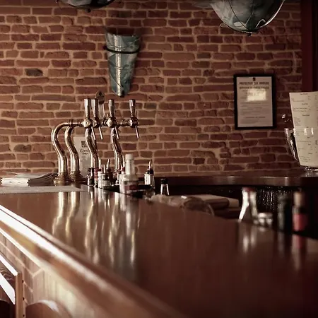 Les Ecuries De La Tour Hotel 3*