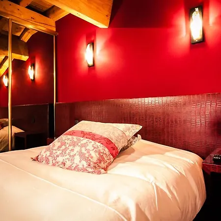 Les Ecuries De La Tour