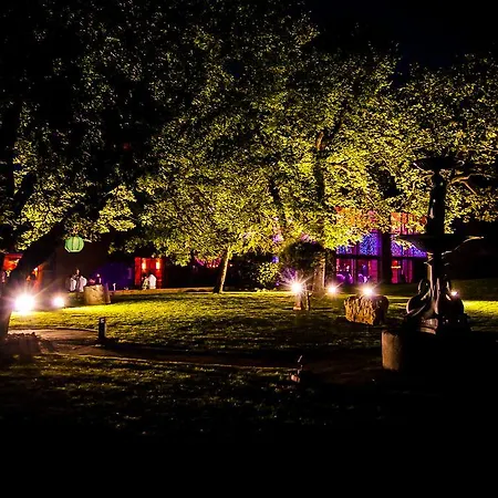 Les Ecuries De La Tour Hotel 3*