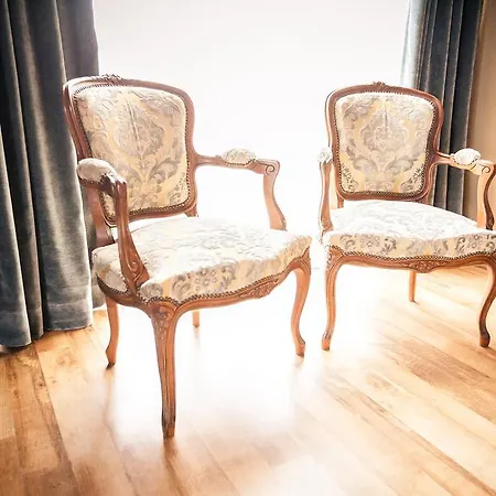 Hotel Les Ecuries De La Tour