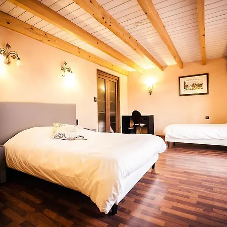 Otel Les Ecuries De La Tour