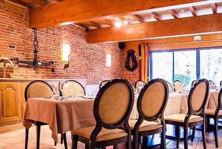 Hotel Les Ecuries De La Tour