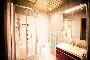 Hotel Les Ecuries De La Tour 3*